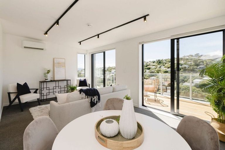 Photo of property in 5/69 Tiketike Way, Brooklyn, Wellington, 6021