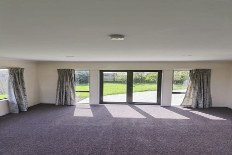 Photo of property in 22 Maghera Drive, East Tamaki Heights, Auckland, 2016