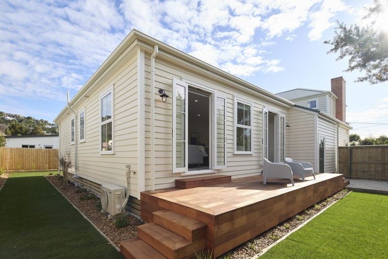 Photo of property in 8 Roscoe Street, Saint Martins, Christchurch, 8022