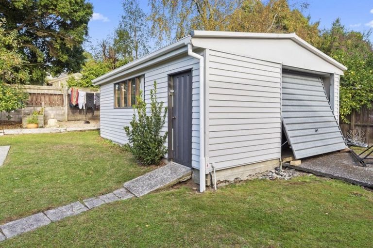 Photo of property in 18 Holloway Place, Forest Lake, Hamilton, 3200