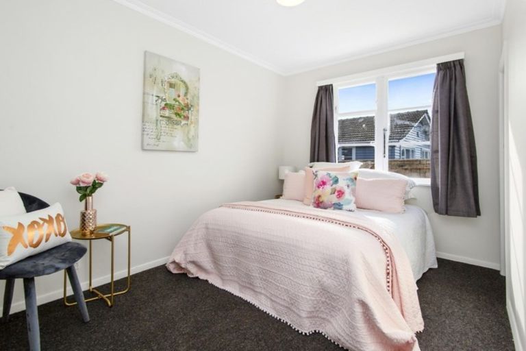 Photo of property in 360 Stokes Valley Road, Stokes Valley, Lower Hutt, 5019