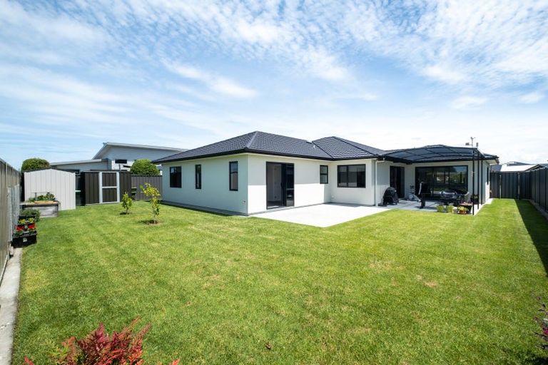 Photo of property in 16 Rotoiti Way, Poraiti, Napier, 4112