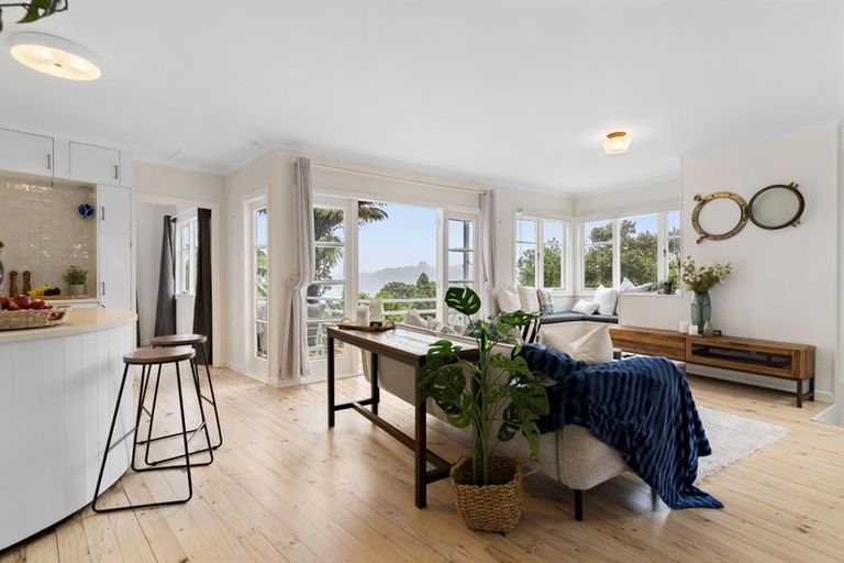 Photo of property in 207 Wade River Road, Wade Heads, Whangaparaoa, 0932