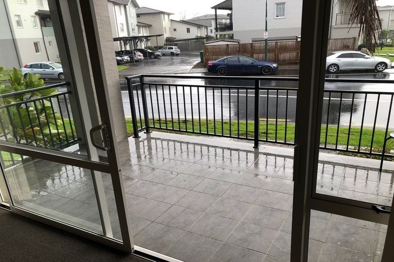 Photo of property in 2/45 Haven Drive, East Tamaki, Auckland, 2013