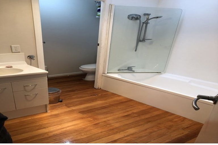 Photo of property in 94b Dowse Drive, Maungaraki, Lower Hutt, 5010