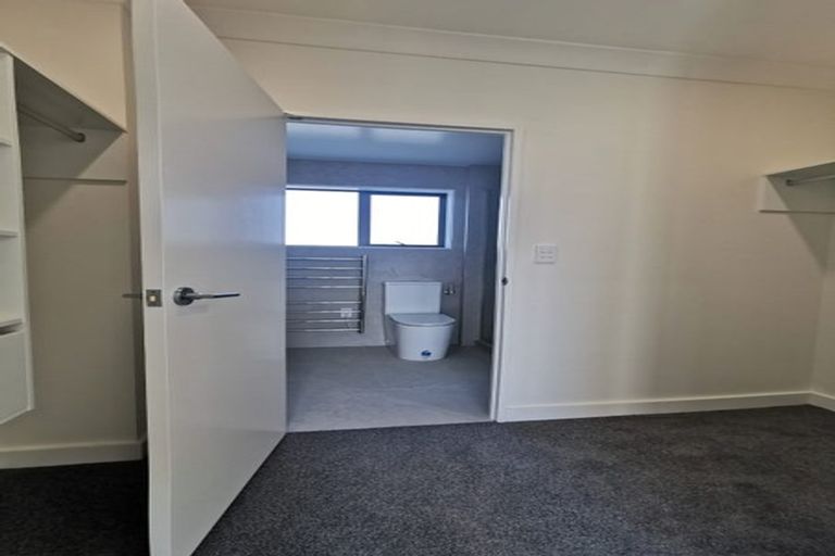 Photo of property in 64 Parkwood Avenue, Westgate, Auckland, 0614