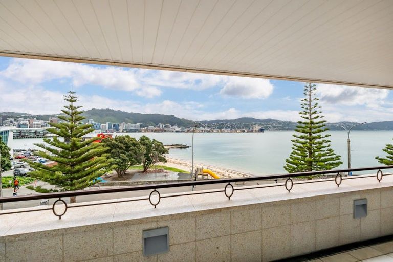 Photo of property in 6/166 Oriental Parade, Oriental Bay, Wellington, 6011