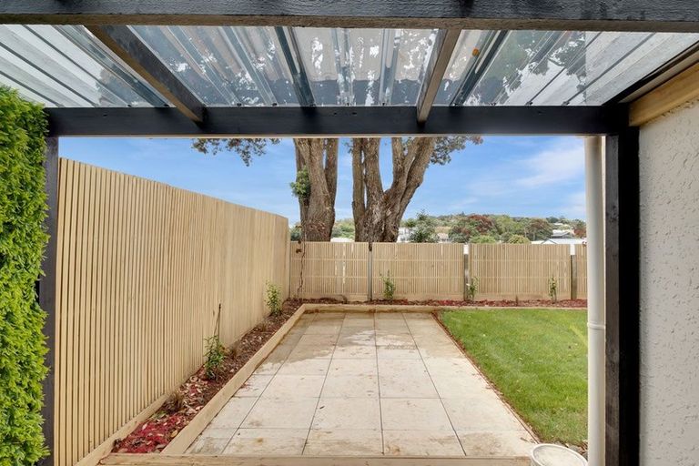 Photo of property in 35 Young Street, New Plymouth, 4310