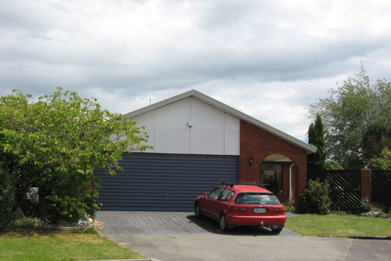 Photo of property in 3 Grove Place, Rangiora, 7400