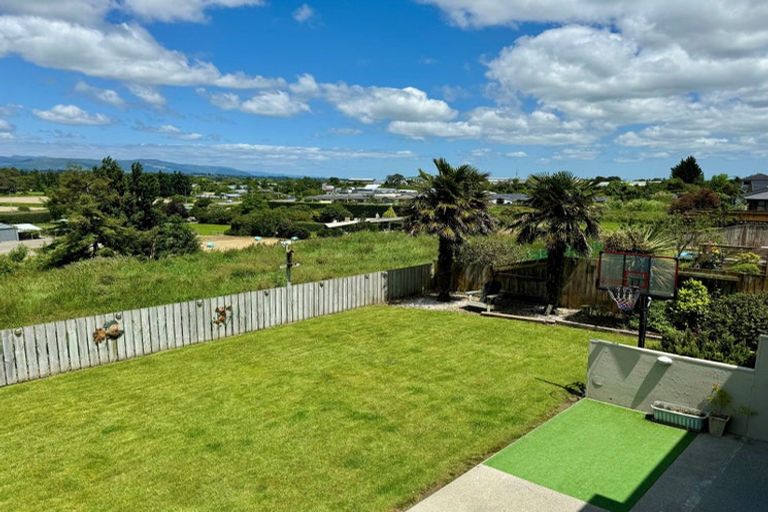 Photo of property in 55 Royal Oak Drive, Kelvin Grove, Palmerston North, 4414