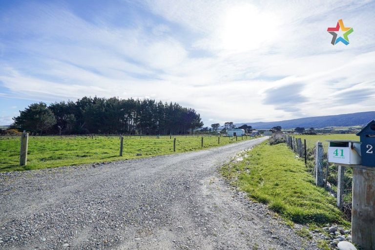 Photo of property in 41 Herrick Road, Orepuki, Riverton, 9881