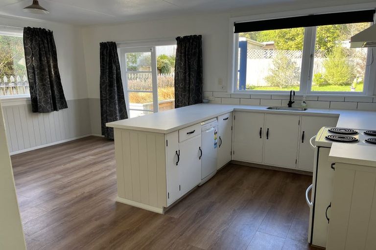 Photo of property in 94a Waikawa Road, Picton, 7220