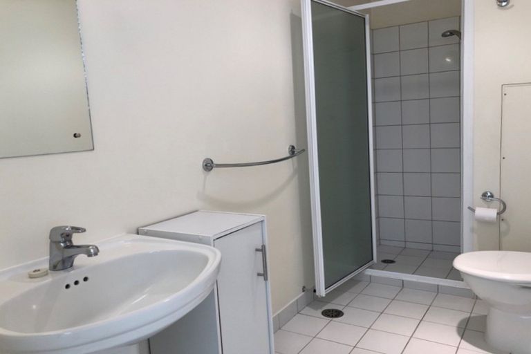 Photo of property in 3f/30 Westward Ho, Glen Eden, Auckland, 0602