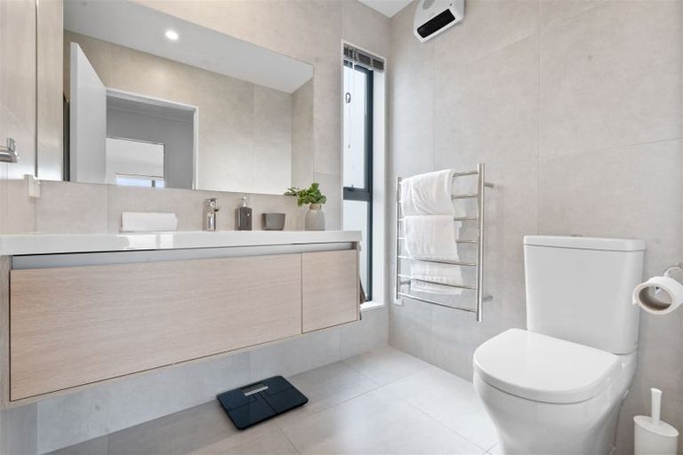 Photo of property in 68 Matairangi Avenue, Totara Heights, Auckland, 2105