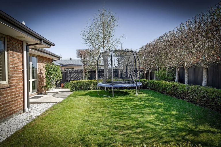 Photo of property in 31 Factory Road, Belfast, Christchurch, 8051