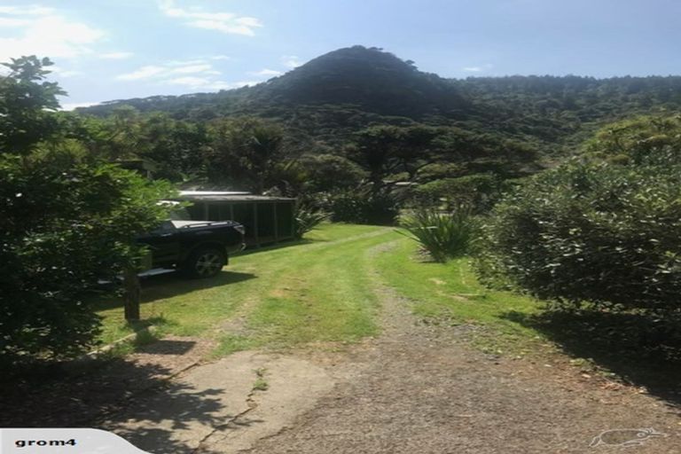 Photo of property in 89 Glenesk Road, Piha, New Lynn, 0772