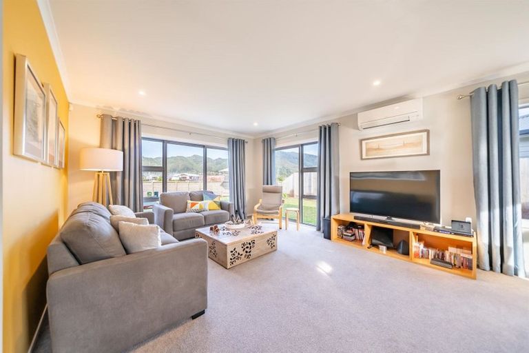 Photo of property in 51 Brian Morgan Terrace, Wainuiomata, Lower Hutt, 5014