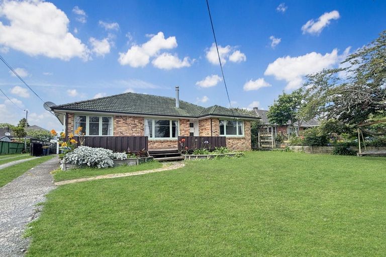 Photo of property in 45 Waipani Road, Te Atatu Peninsula, Auckland, 0610