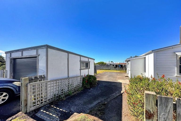 Photo of property in 18 Cornfoot Street, Castlecliff, Whanganui, 4501