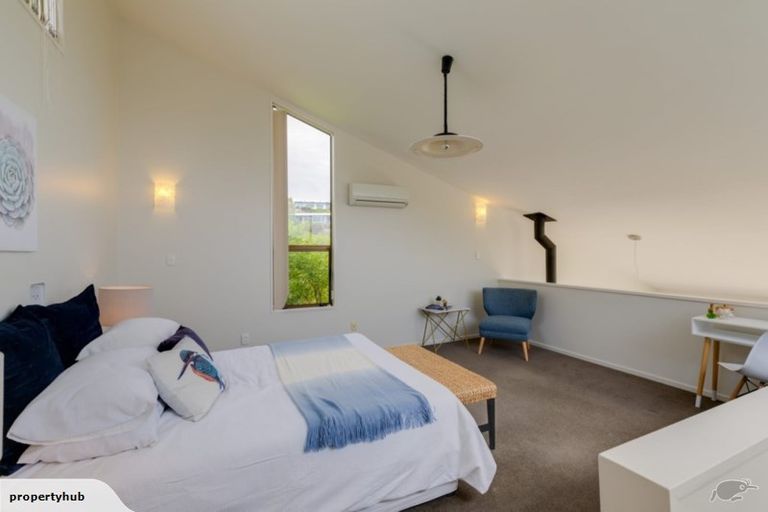 Photo of property in 95 Cannon Hill Crescent, Mount Pleasant, Christchurch, 8081