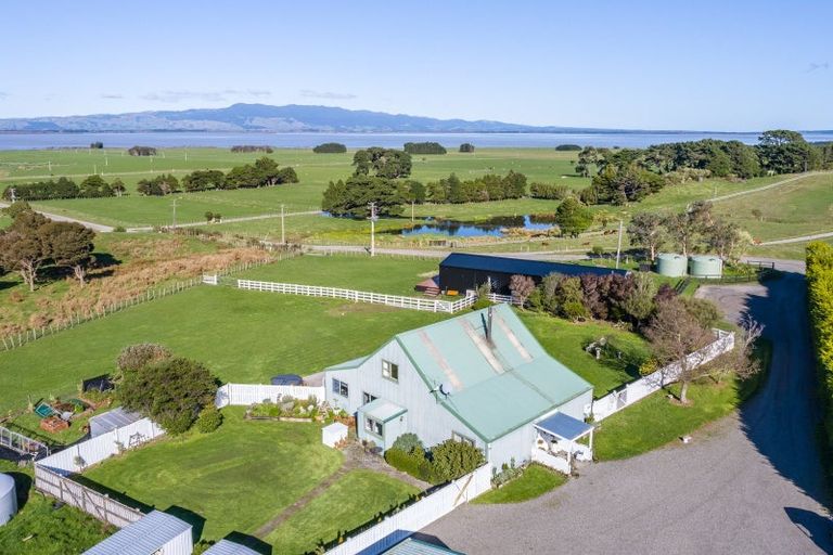 Photo of property in 52 Cross Creek Road, Western Lake, Featherston, 5773