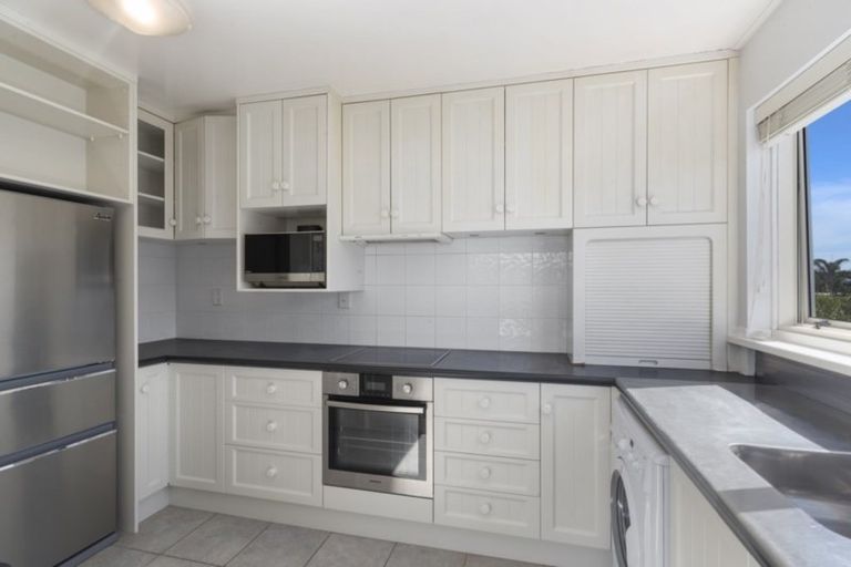 Photo of property in 6/21 Clifton Road, Hauraki, Auckland, 0622