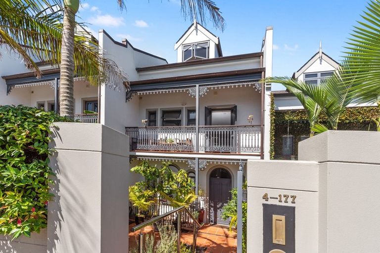 Photo of property in 4/177 Hurstmere Road, Takapuna, Auckland, 0622