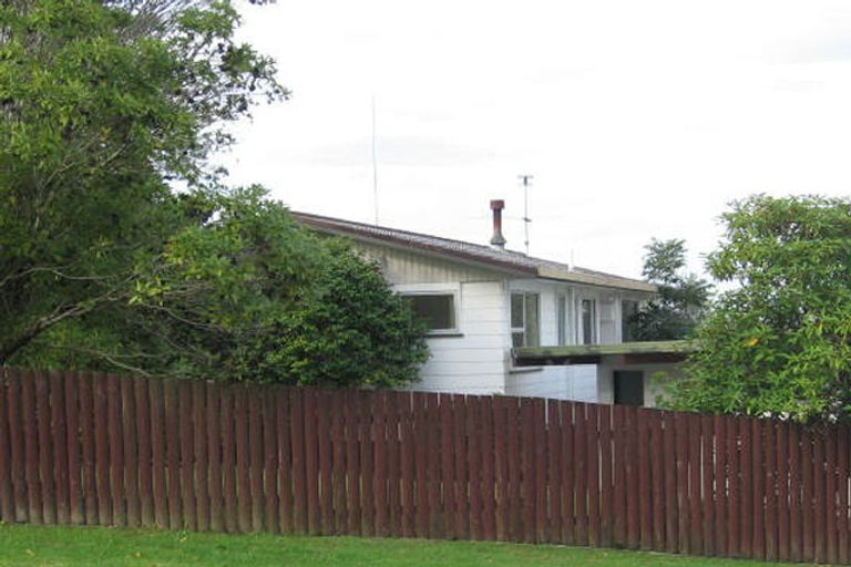 Photo of property in 22 Fitzwater Place, Henderson, Auckland, 0612