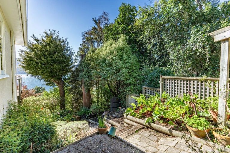 Photo of property in 1 Howard Street, Macandrew Bay, Dunedin, 9014