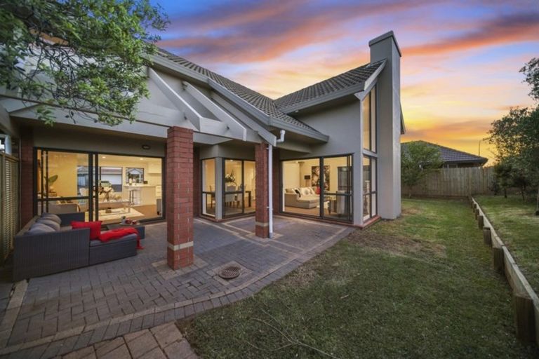 Photo of property in 1 Fencotie Place, Northpark, Auckland, 2013