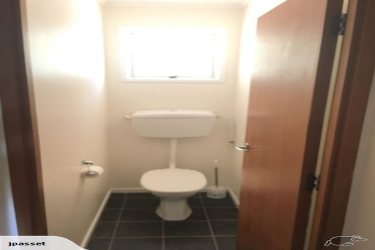 Photo of property in 80 Salamanca Road, Sunnynook, Auckland, 0620