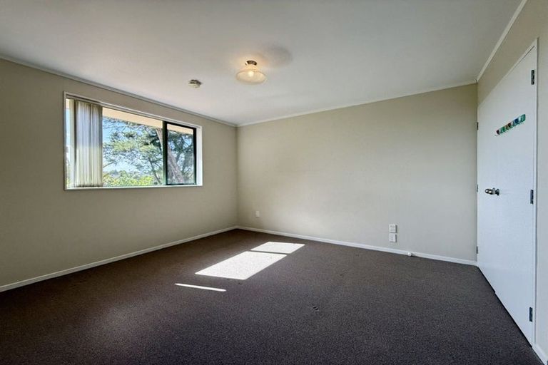 Photo of property in 48 Ruze Vida Drive, Massey, Auckland, 0614