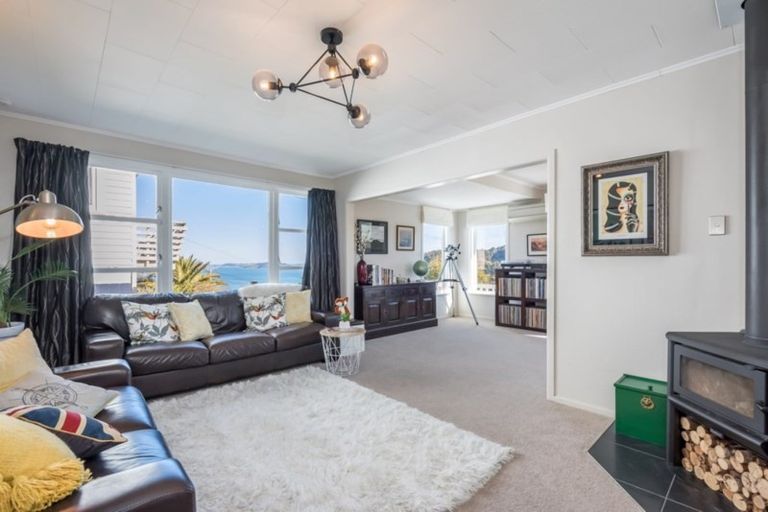 Photo of property in 11c Titiro Moana Road, Korokoro, Lower Hutt, 5012