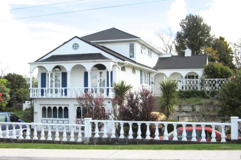 Photo of property in 10 Grand Vue Road, Kawaha Point, Rotorua, 3010