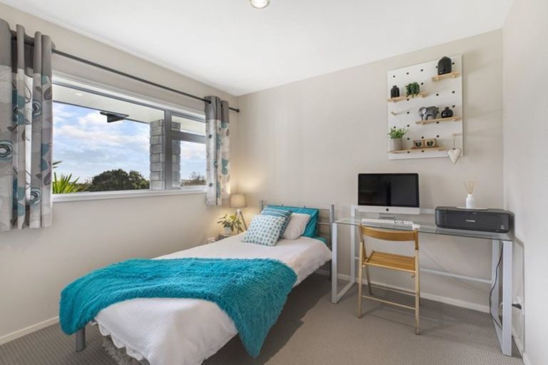 Photo of property in 23 Kestrel Avenue, Welcome Bay, Tauranga, 3112