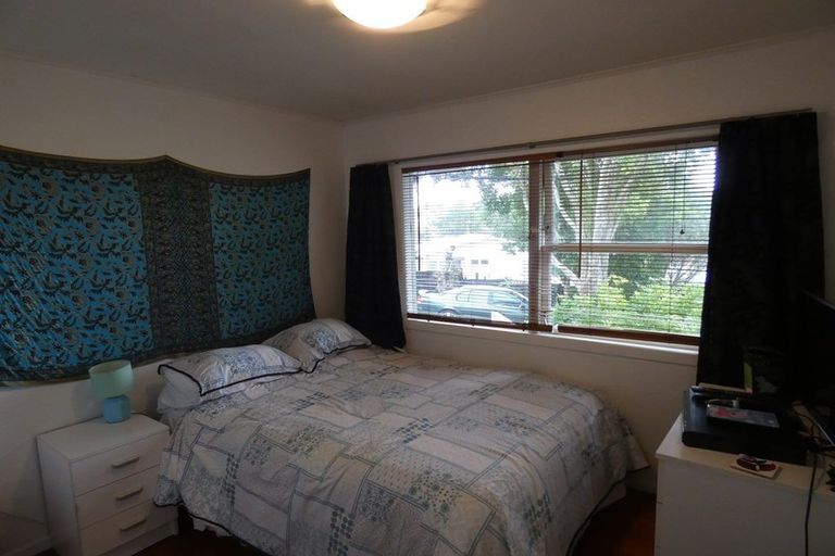 Photo of property in 39 Blease Street, New Lynn, Auckland, 0600