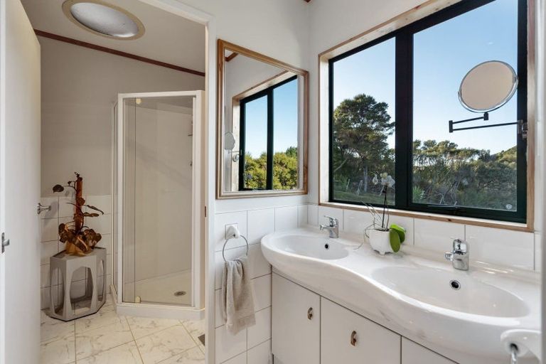 Photo of property in 1559 Pataua Road North, Pataua North, Whangarei, 0175