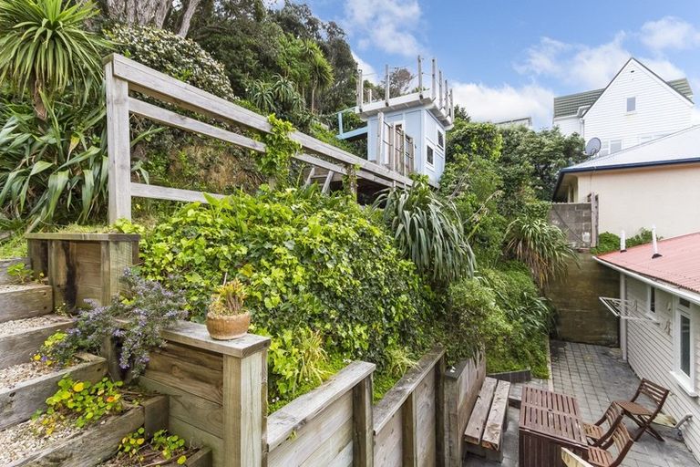 Photo of property in 7 Knoll Street, Island Bay, Wellington, 6023