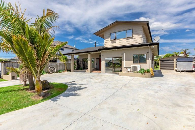 Photo of property in 5 Valerie Street, Clive, 4102