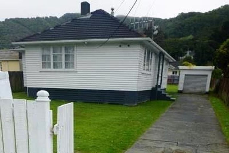 Photo of property in 179 Wainuiomata Road, Wainuiomata, Lower Hutt, 5014
