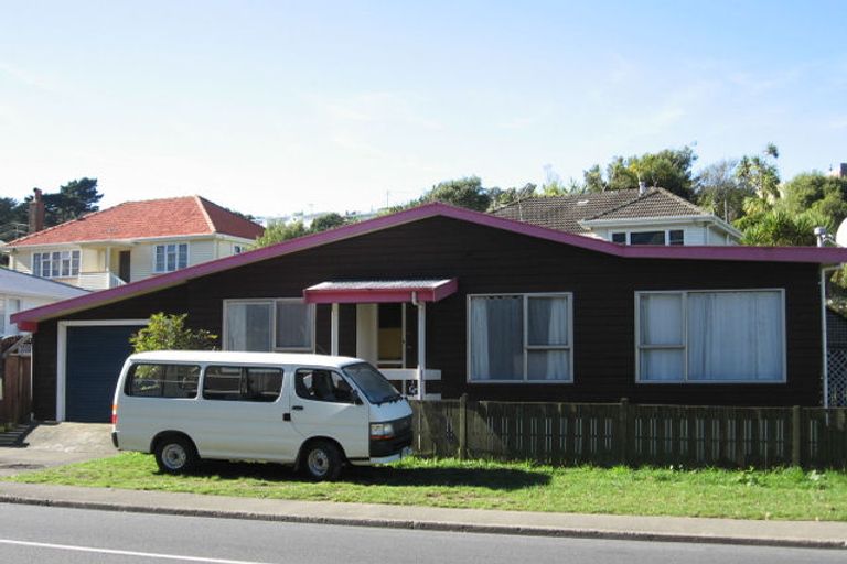 Photo of property in 116 Newlands Road, Newlands, Wellington, 6037