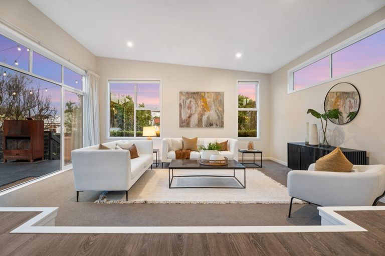 Photo of property in 72 Kiwitea Street, Sandringham, Auckland, 1041