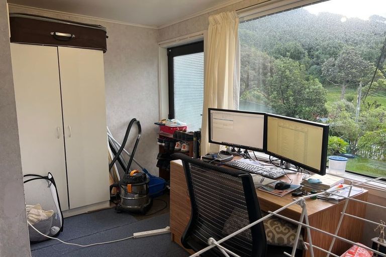 Photo of property in 81 Monorgan Road, Strathmore Park, Wellington, 6022