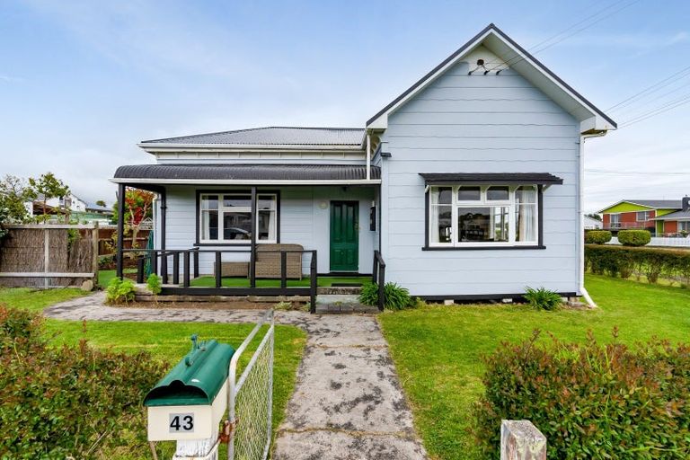 Photo of property in 43 Parris Street, Waitara, 4320