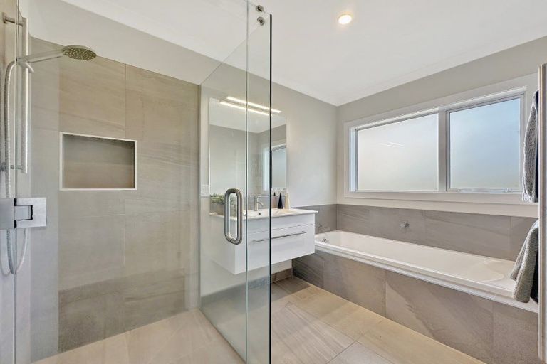 Photo of property in 7 Lochinvar Lane, Acacia Bay, Taupo, 3385