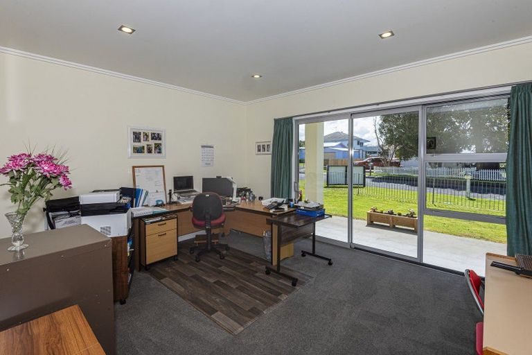 Photo of property in 2 Graham Street, One Tree Point, 0118