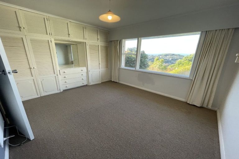 Photo of property in 37 Huntleigh Park Way, Ngaio, Wellington, 6035