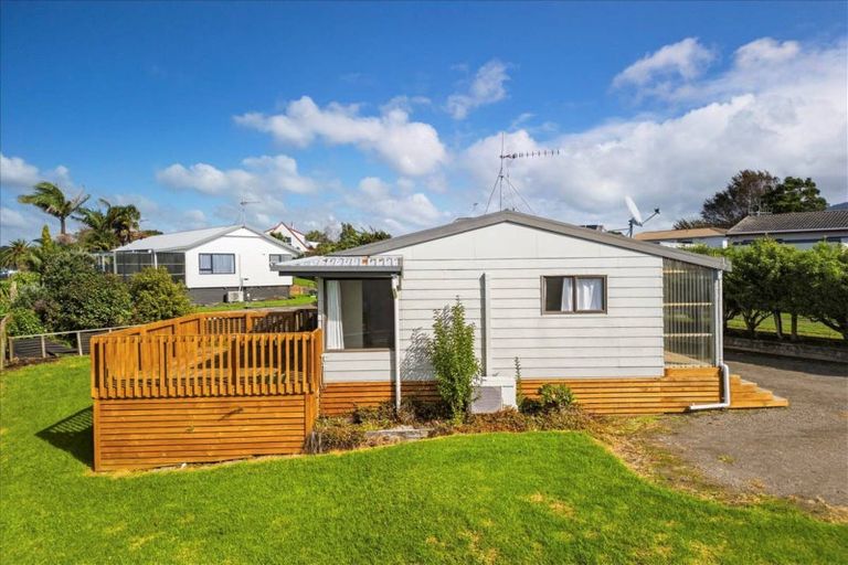 Photo of property in 54 Atuaroa Avenue, Te Puke, 3119