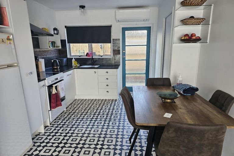 Photo of property in 2/5 Second Avenue, Avenues, Whangarei, 0110