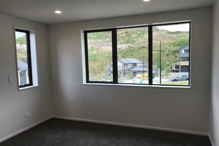 Photo of property in 16 Bee Lane, Whitby, Porirua, 5024